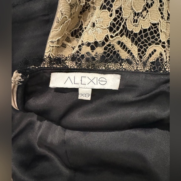 Alexis Lace Off-Shoulder lined Jumpsuit halter - Picture 9 of 16